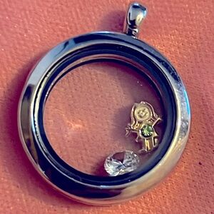 Charm pendant